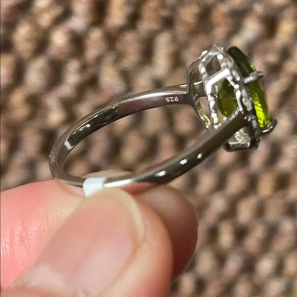 New Sterling Silver Peridot & Diamond Ring, Size 7